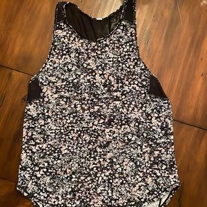 EUC Lululemon Sculpt Tank Top Sz 4 Floral Print Black